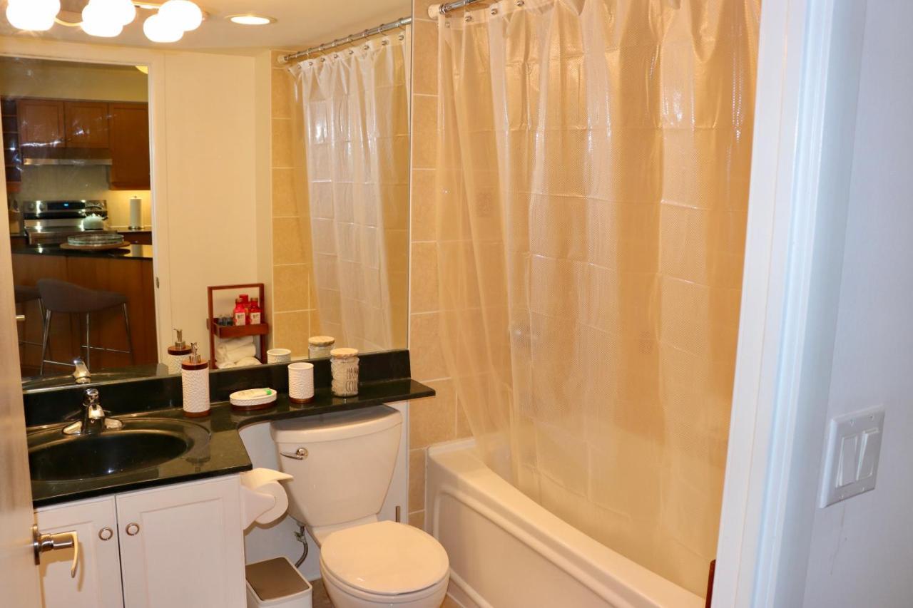 טורונטו Apartment/2Bedrooms/2 Full Bathrooms/Free Parking מראה חיצוני תמונה