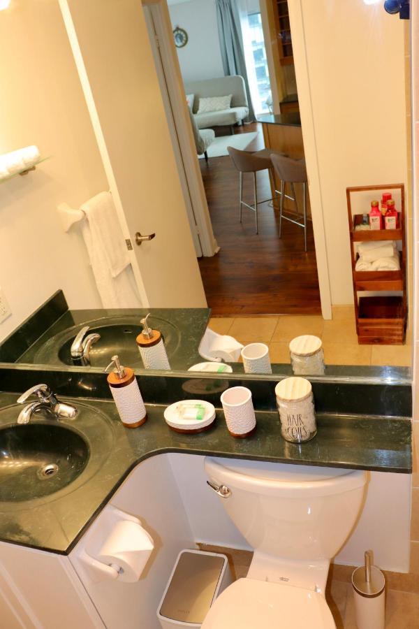 טורונטו Apartment/2Bedrooms/2 Full Bathrooms/Free Parking מראה חיצוני תמונה